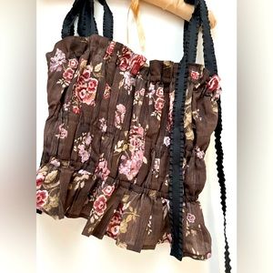 Hm top with ties on shoulder